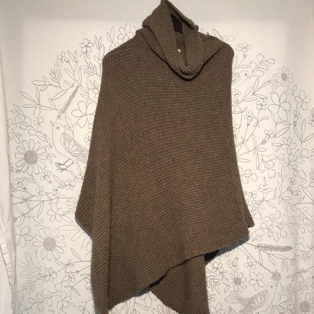 Cocogio Knit Poncho